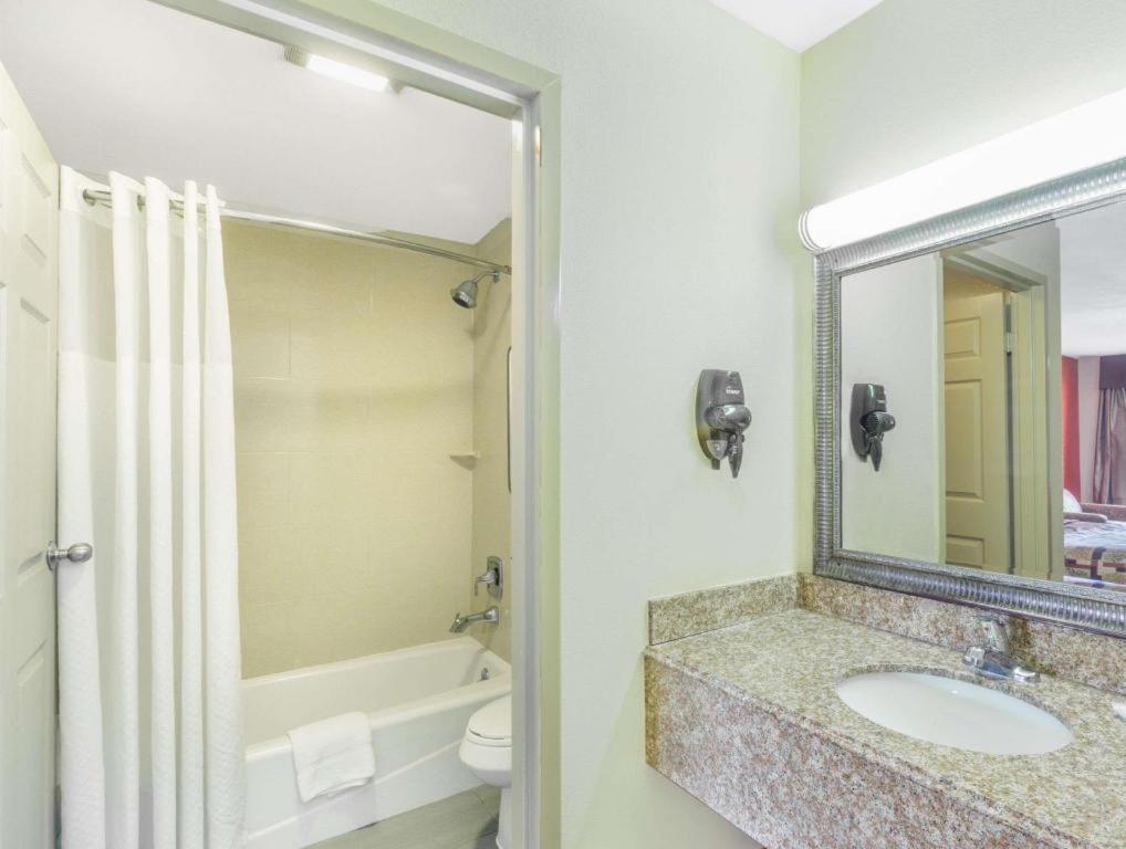 Days Inn By Wyndham Rayville Esterno foto
